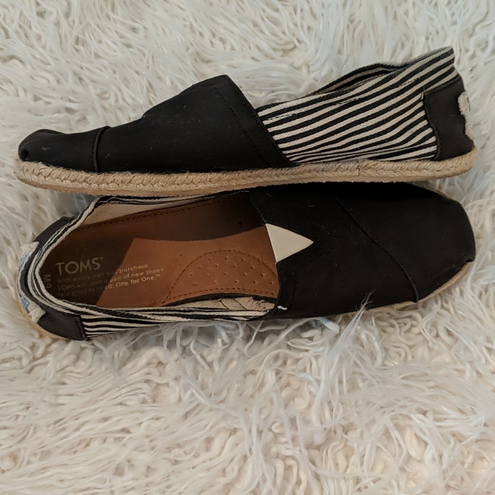 TOMS Black & White Sz 9 Shoes